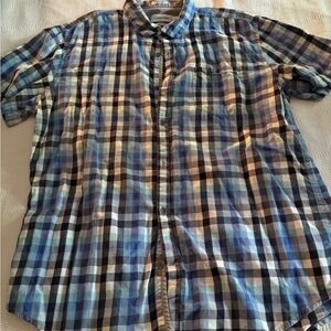 Two Calvin Klein men’s short sleeve shirts